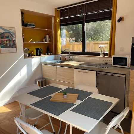 4 Personnes A 2 Pas Du Lac, Apartment *